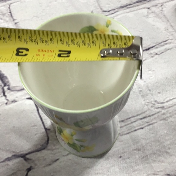 Primrose 13430 fine bone China pedestal egg cup yellow floral design, - Picture 7 of 10